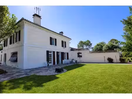 domaine avec maison principale +2 gites et grange