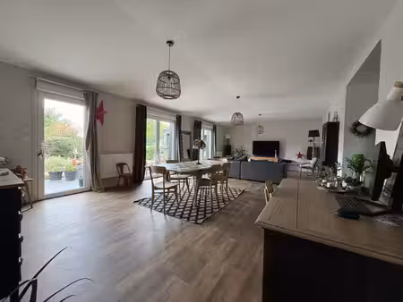 belle maison familiale entièrement rénovée.