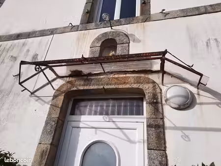 plomelin centre – maison en pierres avec dépendances  324 m² de potentiel   cachet préserv