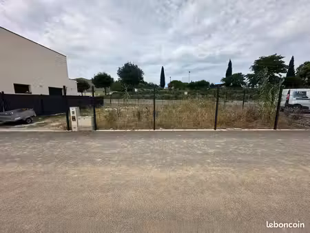 terrain 255m2 aigues-vives