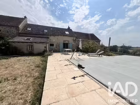 maison de campagne à saint-aubin-le-monial (03160)