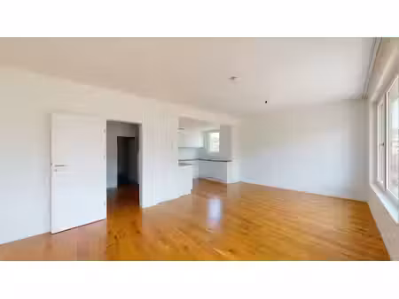 stalle/ etoile - rdc renove - lumineux - balcon - peb b
