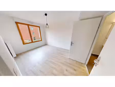appartement t2 de 40.14 m2 vendu occupé bbc ivry sur seine