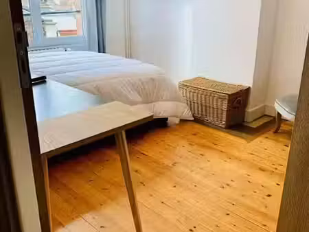 location meublée appartement 1 pièce 14 m² à lille (59000)  540 €