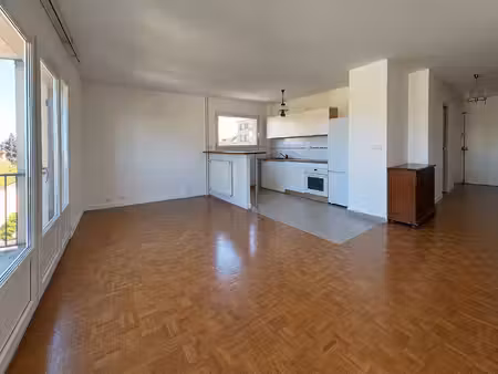 location appartement 4 pièces  65.00m²  savigny