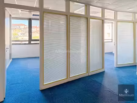 vente bureau 4 pièces 101 m2 à roanne