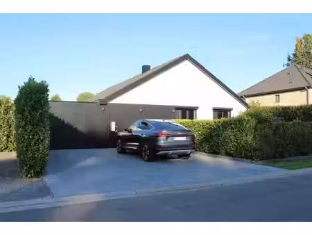 villa de plain-pied avec piscine et pool house – kampenhout