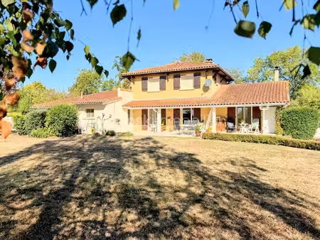 propriété de 135 25 m² à tillac