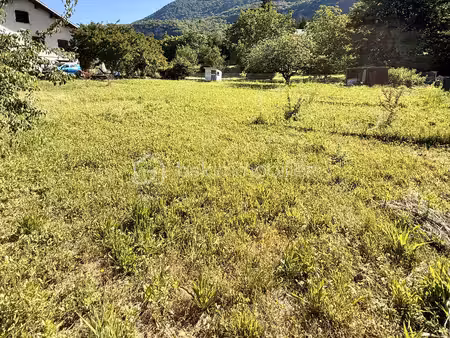 terrain de 731 m² à chindrieux