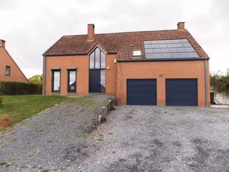 villa 4ch. avec jardin & garage deux voitures