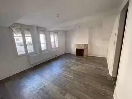 location appartement 4 pièces 92m² ault 80460
