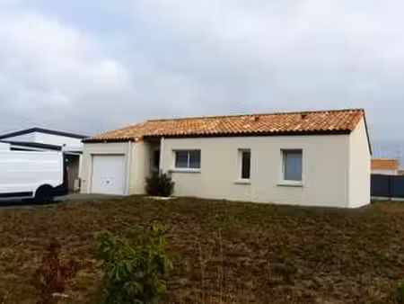 location maison à monsireigne (85110) : à louer / 88m² monsireigne