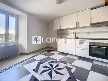 location appartement 3 pièces à argentonnay (79150) : à louer 3 pièces / 80m² argentonnay