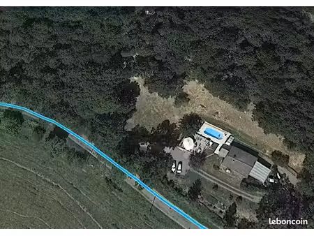 maison avec 3 yourtes