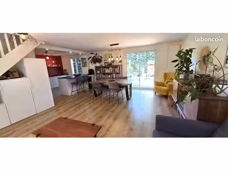 propriété 4 pièces 100 m²