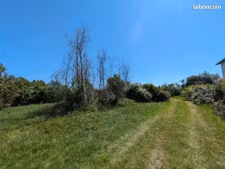 terrain 1 350 m² villate