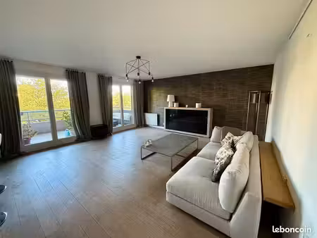 appartement t4 110m2  grand balcon  garage et parkings