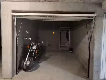 location garage moto