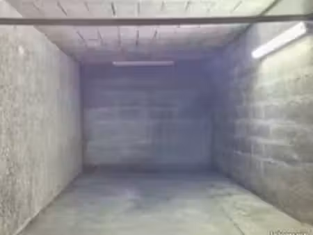 box-parking fermé 25 m2
