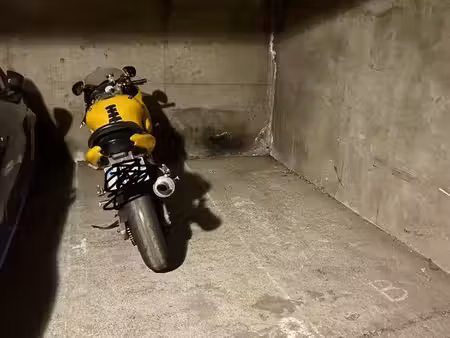 location place de parking moto/scooter ou vélo
