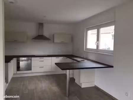 maison climatisée secteur calme et nature proche besançon
