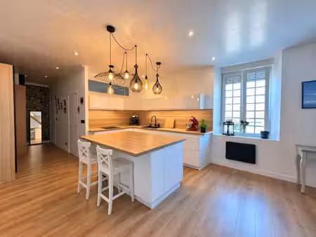duplex t5 entièrement rénové avec parking couvert