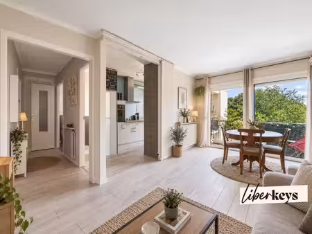 maurepas – 3 pièces lumineux avec balcon de 12 m²  ascenseur et gare à pied