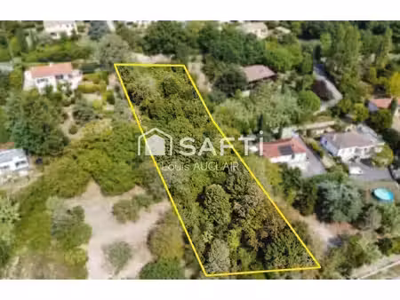 terrain pentu constructible de 2790 m2