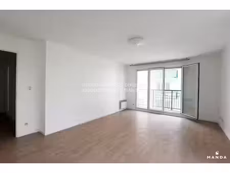 spacieux t4 avec balcon et parking – colombes