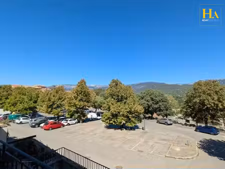 immeuble / maison de village avec belle vue au calme