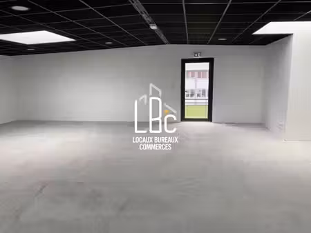 location commerce saint herblain 44800 275m²