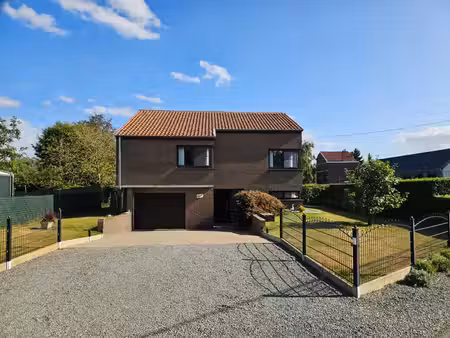 spacieuse maison familiale avec 3 chambres