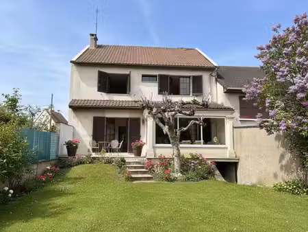 maison familiale de 117 m2 avec 4 chambres + annexe de 38m2