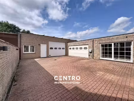 ruime woning met opslagruimte in aangename omgeving!