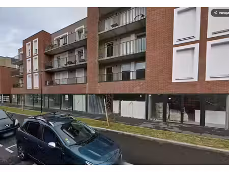 location commerce lens 62300 174m²