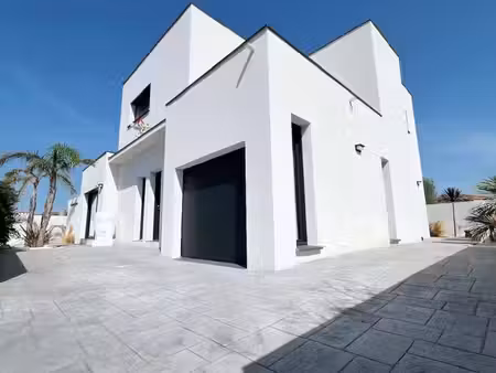 incroyable villa de 142 m² en r+1 contemporaine sur un terrain de 400 m² en 4 faces sans v