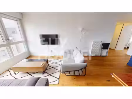 t4 de 71 m² dans du bbc avec double balcon et vue dégagée ? ivry port