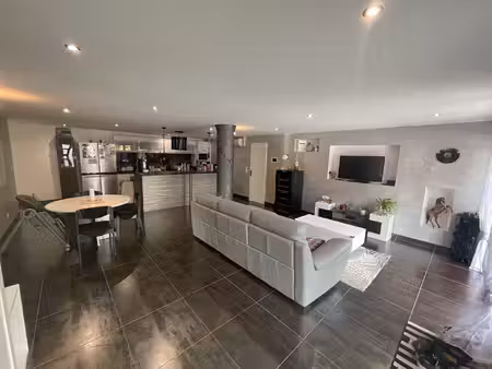 appartement 5 pièce(s) 135 m2 avec terrasse