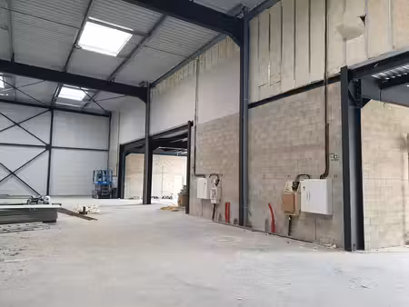 vente local d’activités 928m²