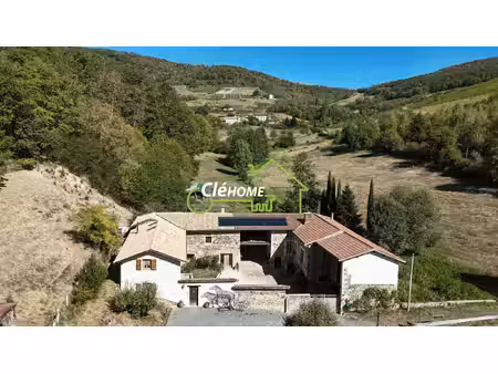 ancien corps de ferme rénové – 3 hectares – rivière  pré