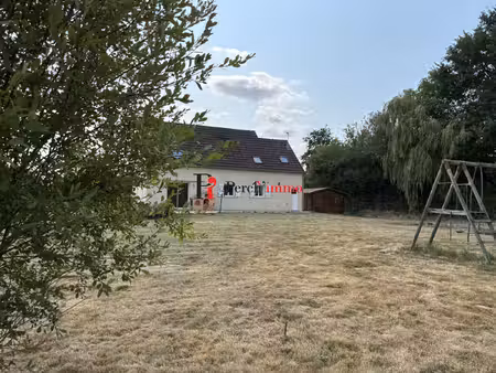 maison contemporaine avec vie de plain-pied  sur 1 hectare de te
