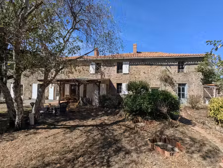 belle maison en pierre en vendée