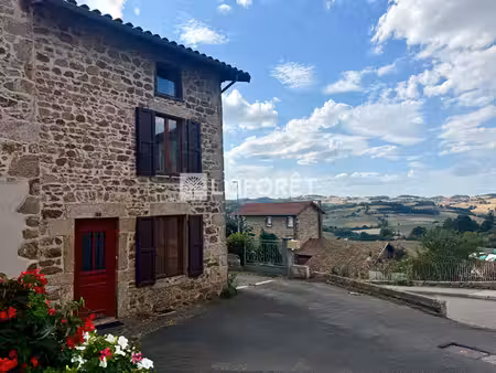 maison de village en bon état à st martin en haut
