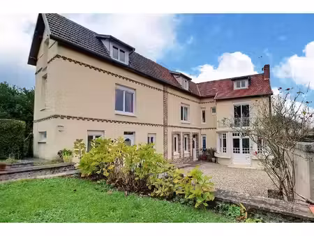 vente maison 8 pièces  191.00m²  charleval
