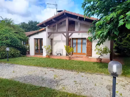 vente maison 9 pièces  181.00m²  villeneuve