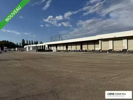 location local d’activités école-valentin 25480 972m²