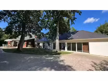 maison de 9 pièces de luxe en vente à bois-le-roi  île-de-france