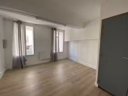 location local professionnel 15m² castelnaudary 11400