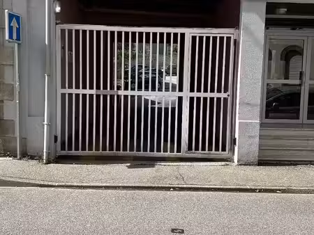 parking à louer - quimper (29) - 70€