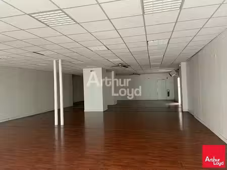 location commerce vendome 41100 201m²